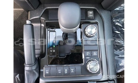 Acheter Import Voiture Toyota Land Cruiser Noir à Import - Dubai, A'ana Acheter Import Voiture Toyota Land Cruiser Noir à Import - Dubai, A'ana