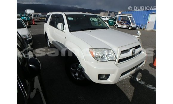 Acheter Import Voiture Toyota Hilux Blanc à Import - Dubai, A'ana Acheter Import Voiture Toyota Hilux Blanc à Import - Dubai, A'ana