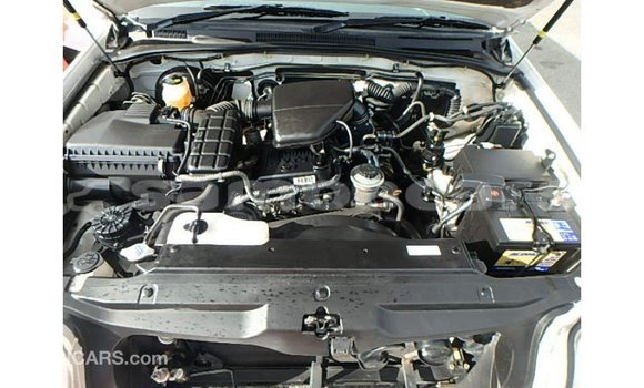 Acheter Import Voiture Toyota Hilux Blanc à Import - Dubai, A'ana Acheter Import Voiture Toyota Hilux Blanc à Import - Dubai, A'ana