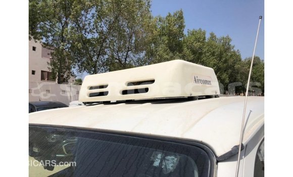 Acheter Import Voiture Toyota Hiace Blanc à Import - Dubai, A'ana Acheter Import Voiture Toyota Hiace Blanc à Import - Dubai, A'ana