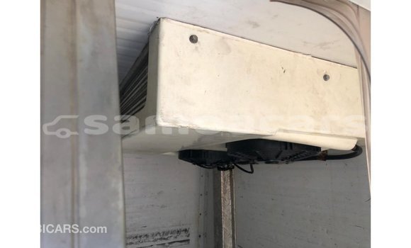 Acheter Import Voiture Toyota Hiace Blanc à Import - Dubai, A'ana Acheter Import Voiture Toyota Hiace Blanc à Import - Dubai, A'ana