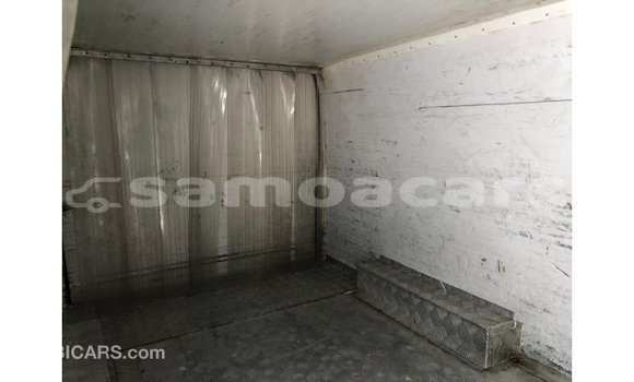 Acheter Import Voiture Toyota Hiace Blanc à Import - Dubai, A'ana Acheter Import Voiture Toyota Hiace Blanc à Import - Dubai, A'ana