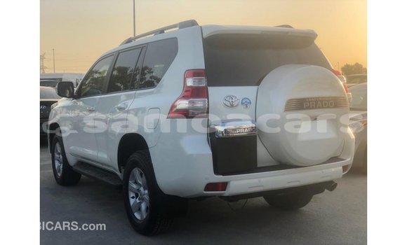 Acheter Import Voiture Toyota Prado Blanc à Import - Dubai, A'ana Acheter Import Voiture Toyota Prado Blanc à Import - Dubai, A'ana