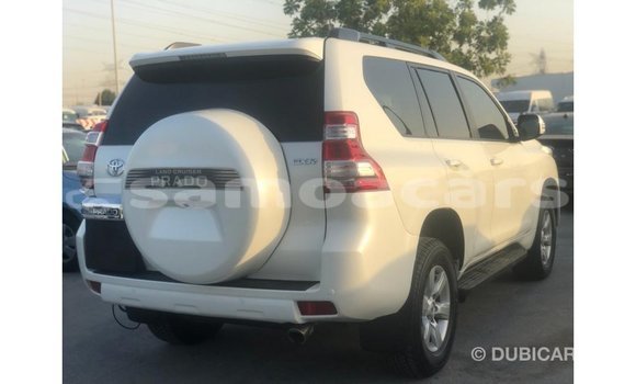 Acheter Import Voiture Toyota Prado Blanc à Import - Dubai, A'ana Acheter Import Voiture Toyota Prado Blanc à Import - Dubai, A'ana