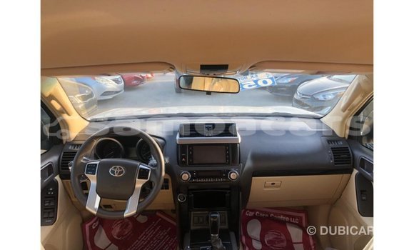 Acheter Import Voiture Toyota Prado Blanc à Import - Dubai, A'ana Acheter Import Voiture Toyota Prado Blanc à Import - Dubai, A'ana