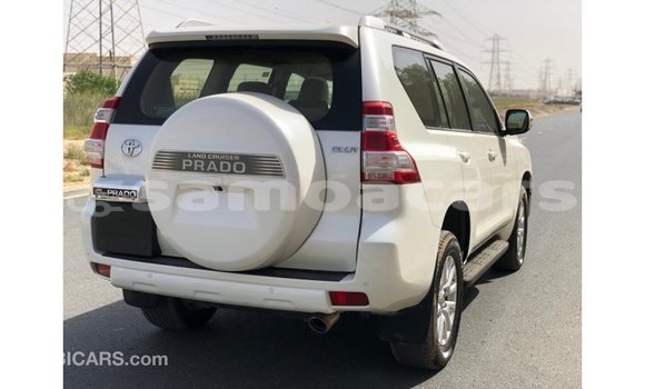 Acheter Import Voiture Toyota Prado Blanc à Import - Dubai, A'ana Acheter Import Voiture Toyota Prado Blanc à Import - Dubai, A'ana