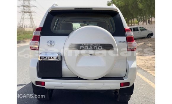 Acheter Import Voiture Toyota Prado Blanc à Import - Dubai, A'ana Acheter Import Voiture Toyota Prado Blanc à Import - Dubai, A'ana