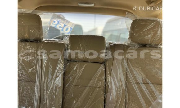 Acheter Import Voiture Toyota Prado Blanc à Import - Dubai, A'ana Acheter Import Voiture Toyota Prado Blanc à Import - Dubai, A'ana