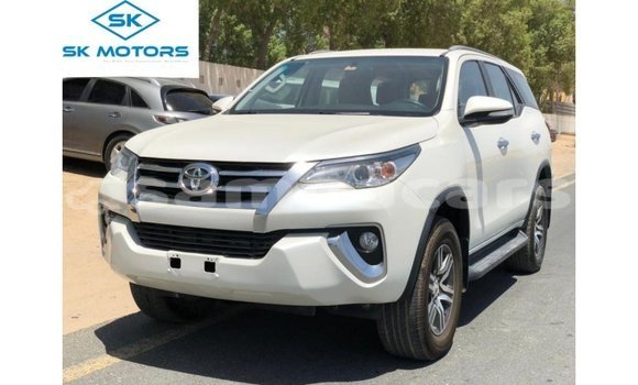 Buy Import Toyota Fortuner White Car in Import - Dubai in A'ana