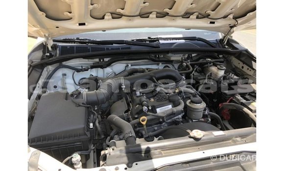 Acheter Import Voiture Toyota Fortuner Blanc à Import - Dubai, A'ana Acheter Import Voiture Toyota Fortuner Blanc à Import - Dubai, A'ana