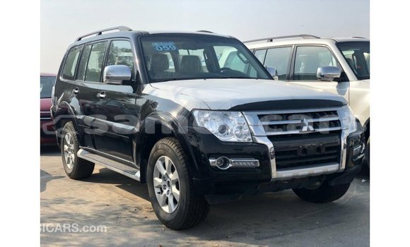 Acheter Import Voiture Mitsubishi Pajero Noir à Import - Dubai, A'ana Acheter Import Voiture Mitsubishi Pajero Noir à Import - Dubai, A'ana