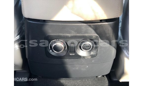 Acheter Import Voiture Mitsubishi Pajero Noir à Import - Dubai, A'ana Acheter Import Voiture Mitsubishi Pajero Noir à Import - Dubai, A'ana