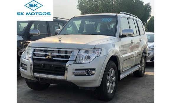 Buy Import Mitsubishi Pajero Black Car in Import - Dubai in A'ana