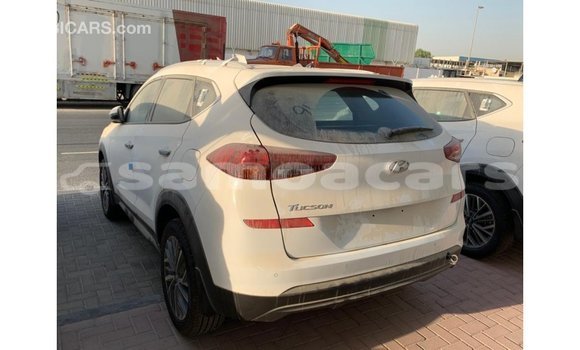 Acheter Import Voiture Hyundai Tucson Blanc à Import - Dubai, A'ana Acheter Import Voiture Hyundai Tucson Blanc à Import - Dubai, A'ana