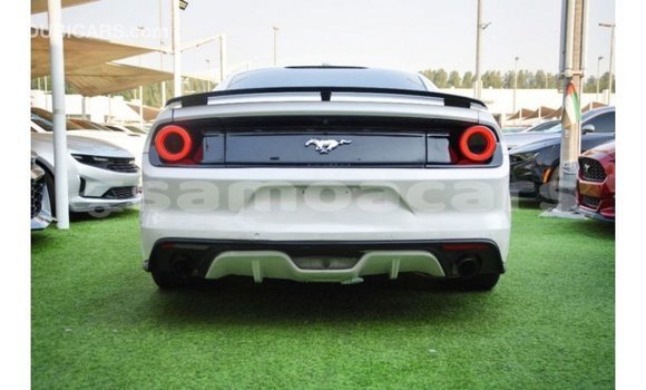Acheter Import Voiture Ford Mustang Blanc à Import - Dubai, A'ana Acheter Import Voiture Ford Mustang Blanc à Import - Dubai, A'ana