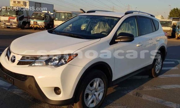 Acheter Import Voiture Toyota RAV4 Blanc à Import - Dubai, A'ana Acheter Import Voiture Toyota RAV4 Blanc à Import - Dubai, A'ana