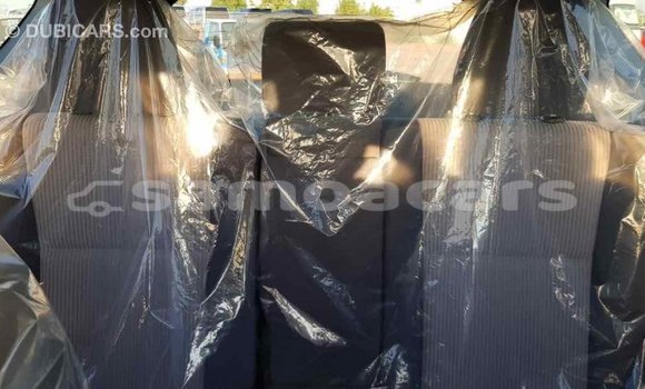 Acheter Import Voiture Toyota RAV4 Blanc à Import - Dubai, A'ana Acheter Import Voiture Toyota RAV4 Blanc à Import - Dubai, A'ana