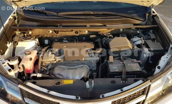 Acheter Import Voiture Toyota RAV4 Blanc à Import - Dubai, A'ana Acheter Import Voiture Toyota RAV4 Blanc à Import - Dubai, A'ana