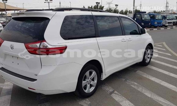 Acheter Import Voiture Toyota Sienna Blanc à Import - Dubai, A'ana Acheter Import Voiture Toyota Sienna Blanc à Import - Dubai, A'ana