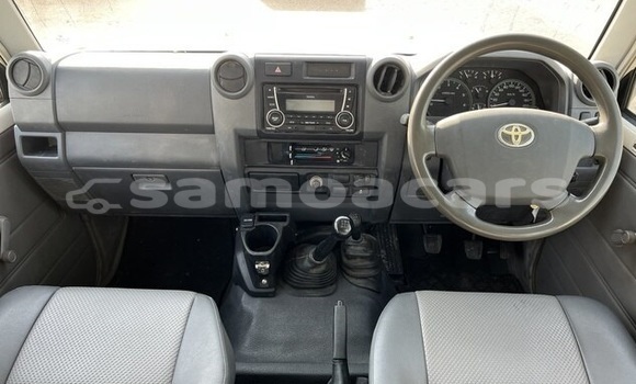 Buy Used Toyota Land Cruiser White Car in Apia in Tuamasaga Buy Used Toyota Land Cruiser White Car in Apia in Tuamasaga