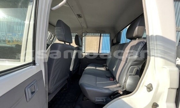 Buy Used Toyota Land Cruiser White Car in Apia in Tuamasaga Buy Used Toyota Land Cruiser White Car in Apia in Tuamasaga