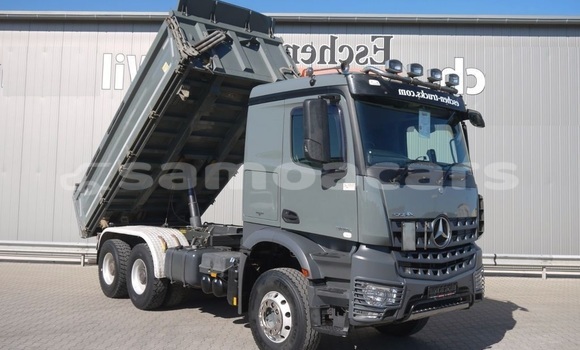Acheter Occasion Utilitaire Mercedes‒Benz Tipper Vert à Faleasiu, A'ana Acheter Occasion Utilitaire Mercedes‒Benz Tipper Vert à Faleasiu, A'ana