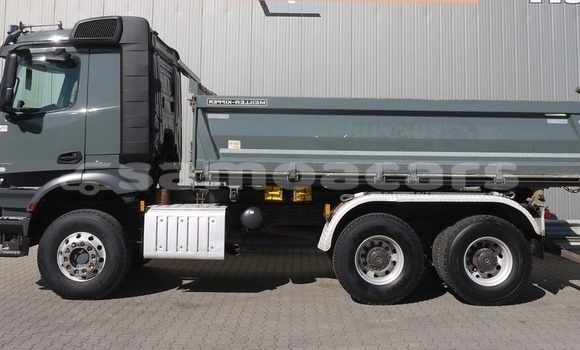 Acheter Occasion Utilitaire Mercedes‒Benz Tipper Vert à Faleasiu, A'ana Acheter Occasion Utilitaire Mercedes‒Benz Tipper Vert à Faleasiu, A'ana