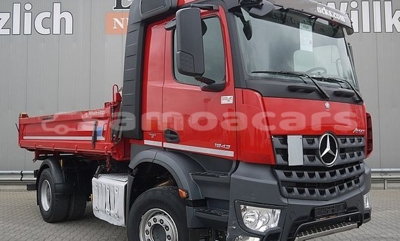 Buy Used Mercedes‒Benz Tipper Red Truck in Apia in Tuamasaga Buy Used Mercedes‒Benz Tipper Red Truck in Apia in Tuamasaga