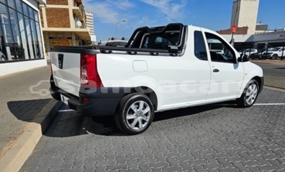 Buy Used Nissan NP 300 White Car in Apia in Tuamasaga Buy Used Nissan NP 300 White Car in Apia in Tuamasaga