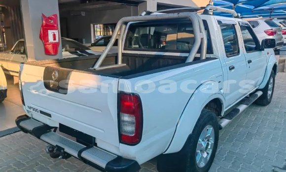 Buy Used Nissan NP 300 White Car in Faleasiu in A'ana Buy Used Nissan NP 300 White Car in Faleasiu in A'ana