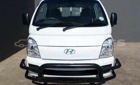 Buy Used Hyundai H200 White Car in Apia in Tuamasaga Buy Used Hyundai H200 White Car in Apia in Tuamasaga
