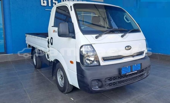 Buy Used Kia K7 White Car in Matatufu in Atua Buy Used Kia K7 White Car in Matatufu in Atua