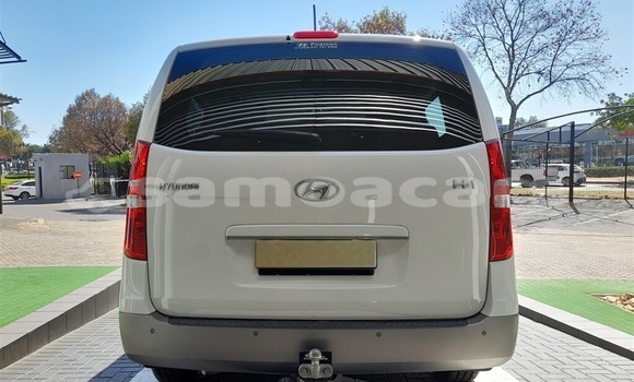 Buy Used Hyundai H1 White Car in Faleialupo in Vaisigano Buy Used Hyundai H1 White Car in Faleialupo in Vaisigano