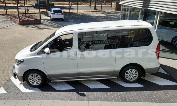 Buy Used Hyundai H1 White Car in Faleialupo in Vaisigano Buy Used Hyundai H1 White Car in Faleialupo in Vaisigano
