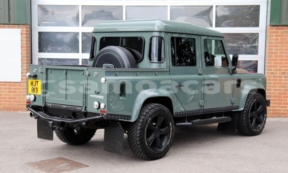 Buy Used Land Rover Defender Green Car in Apia in Tuamasaga Buy Used Land Rover Defender Green Car in Apia in Tuamasaga