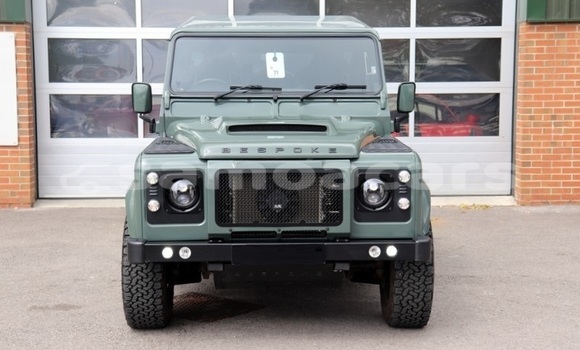 Buy Used Land Rover Defender Green Car in Apia in Tuamasaga Buy Used Land Rover Defender Green Car in Apia in Tuamasaga