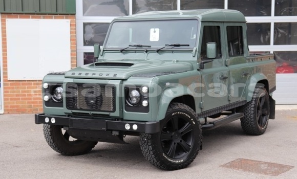 Buy Used Land Rover Defender Green Car in Apia in Tuamasaga Buy Used Land Rover Defender Green Car in Apia in Tuamasaga