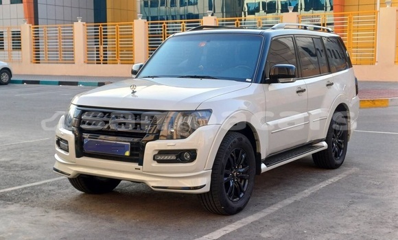 Buy Used Mitsubishi Pajero White Car in Apia in Tuamasaga Buy Used Mitsubishi Pajero White Car in Apia in Tuamasaga