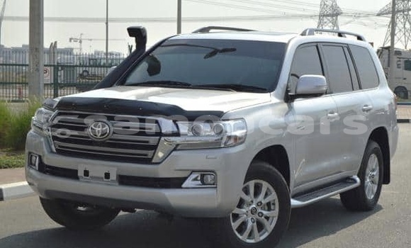 Acheter Occasion Voiture Toyota Land Cruiser Noir à Apai, Aiga-i-le-Tai Acheter Occasion Voiture Toyota Land Cruiser Noir à Apai, Aiga-i-le-Tai