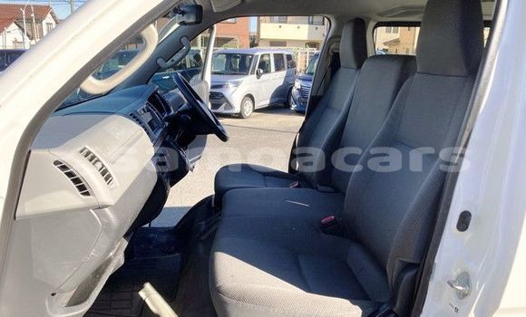 Buy Used Toyota Hiace White Car in Apia in Tuamasaga Buy Used Toyota Hiace White Car in Apia in Tuamasaga