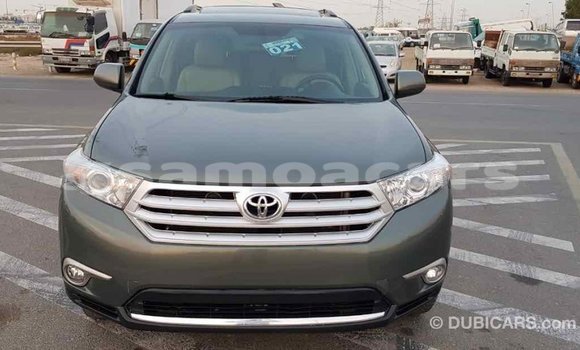 Acheter Import Voiture Toyota Highlander Vert à Import - Dubai, A'ana Acheter Import Voiture Toyota Highlander Vert à Import - Dubai, A'ana