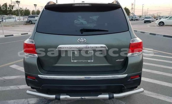 Acheter Import Voiture Toyota Highlander Vert à Import - Dubai, A'ana Acheter Import Voiture Toyota Highlander Vert à Import - Dubai, A'ana