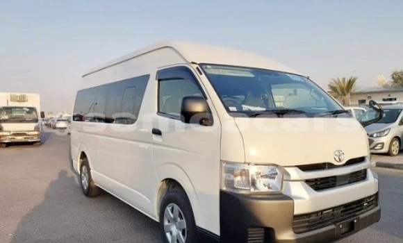 Buy Used Toyota Hiace White Car in Apia in Tuamasaga Buy Used Toyota Hiace White Car in Apia in Tuamasaga