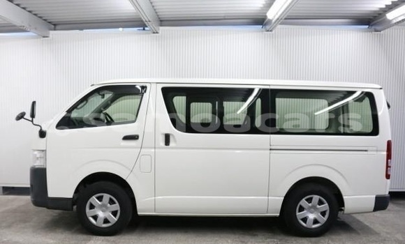 Buy Used Toyota Hiace White Car in Apia in Tuamasaga Buy Used Toyota Hiace White Car in Apia in Tuamasaga