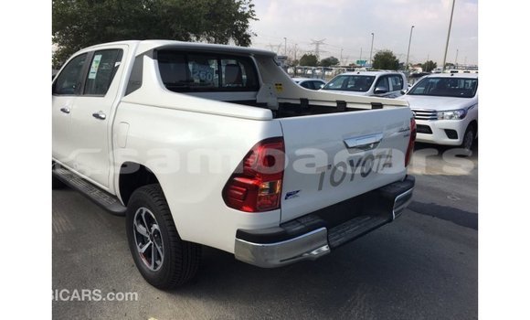 Buy Import Toyota Hilux White Car in Import - Dubai in A'ana Buy Import Toyota Hilux White Car in Import - Dubai in A'ana