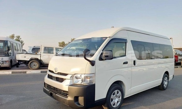 Buy Used Toyota Hiace White Car in Apia in Tuamasaga