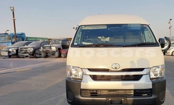Buy Used Toyota Hiace White Car in Apia in Tuamasaga Buy Used Toyota Hiace White Car in Apia in Tuamasaga
