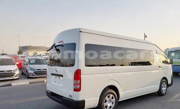 Buy Used Toyota Hiace White Car in Apia in Tuamasaga Buy Used Toyota Hiace White Car in Apia in Tuamasaga