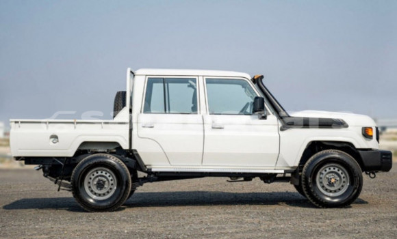 Buy Used Toyota Land Cruiser White Car in Apia in Tuamasaga Buy Used Toyota Land Cruiser White Car in Apia in Tuamasaga