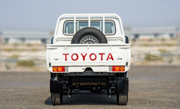 Buy Used Toyota Land Cruiser White Car in Apia in Tuamasaga Buy Used Toyota Land Cruiser White Car in Apia in Tuamasaga
